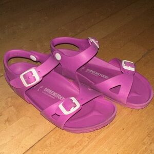 Birkenstock Kids Sandals in Bright Purple